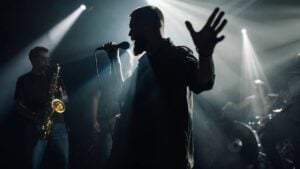 Cantor, artista - Zamrznuti tonovi / shutterstock.com