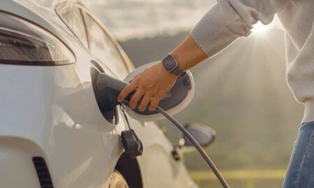 Carro elétrico - Casezy idea / shutterstock.com