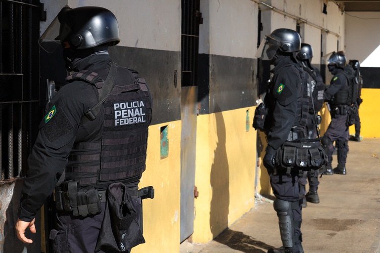 Justiça federal intensifica combate ao crime organizado em presídios com operação nacional e tecnologia avançada