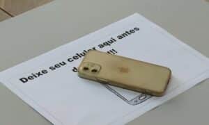 celular deve ficar fora da cabine eleitoral - Youtube/Justi&ccedil;a Eleitoral