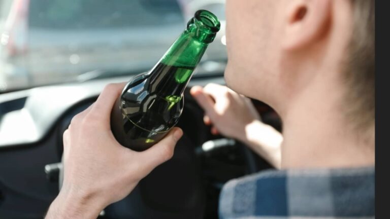 cerveja - New Africa - shutterstock.com