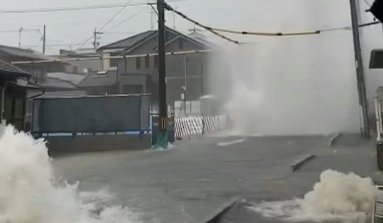 気象台は兵庫県にある神戸市兵庫区や長田区や須磨区などに向け9日午前3時13分の時点でレベル3土砂災害警報を発表