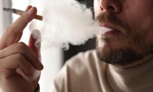 Cigarro - New Africa/ shutterstock.com