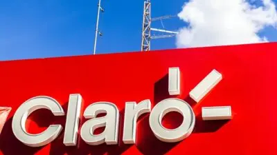Claro logo - Alf Ribeiro / Shutterstock.com