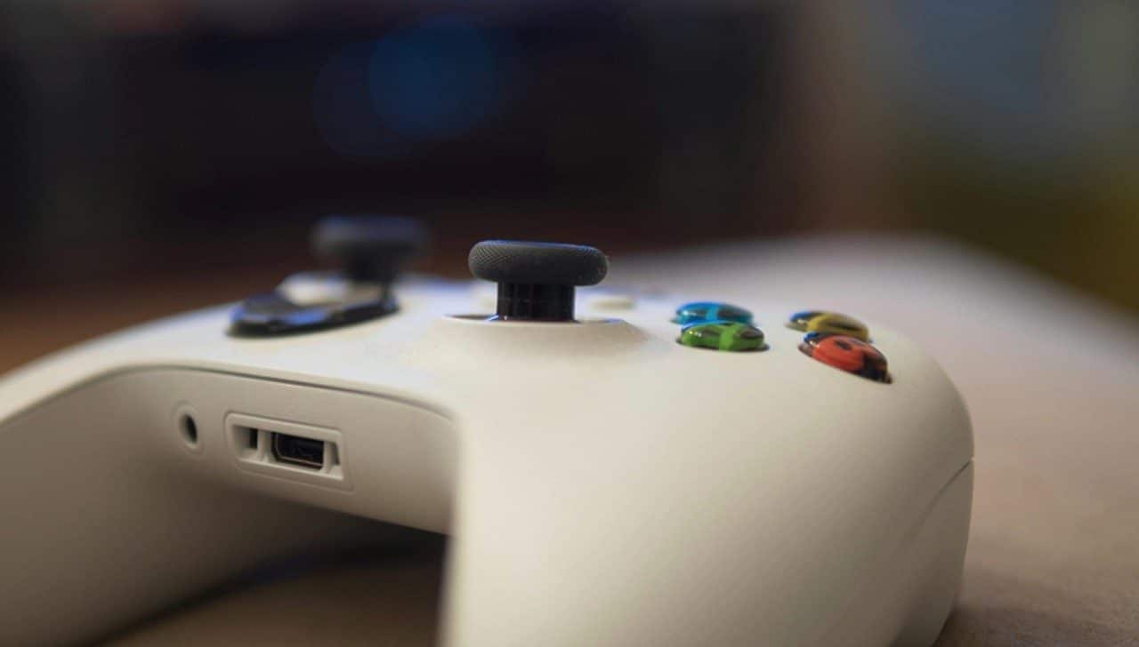 Controle video game, Xbox - JACKREZNOR / Shutterstock.com