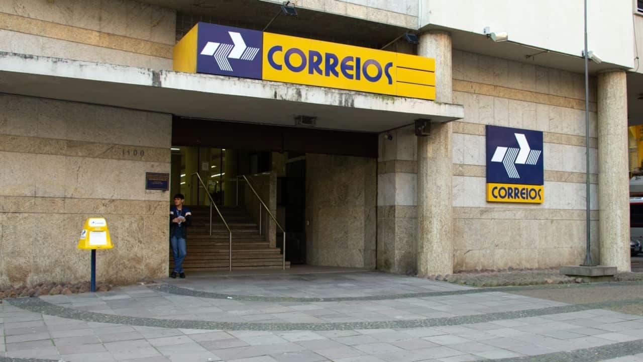 Correios - Vergani Fotografia / Shutterstock.com