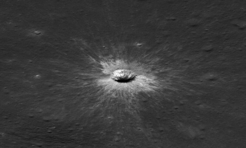 Lunar Reconnaissance Orbiter maps 220-meter lunar crater