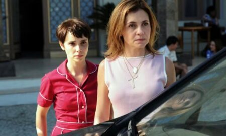Debora Falabella e Adriana Esteves em cena da novela 'Avenida Brasil' - Reprodução/Globo/Estevam Avellar