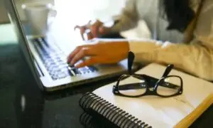 Entenda como revalidar diploma estrangeiro no Brasil