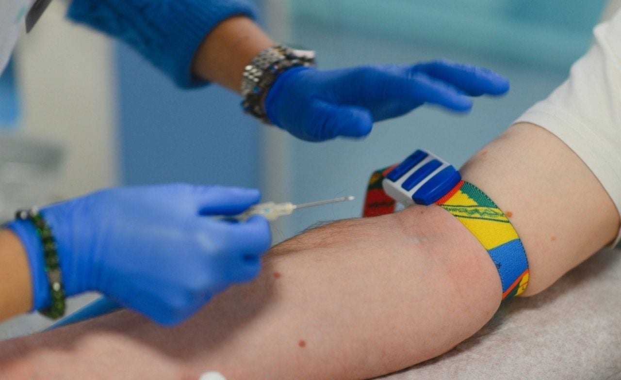 Doa&ccedil;&atilde;o de sangue- Hryshchyshen Serhii/ shutterstock.com