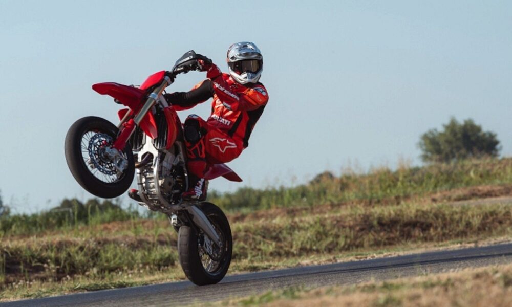 Ducati inicia vendas da Desmo450 SM por US$ 12.995 nos EUA