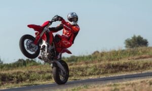 Ducati Desmo450 SM - Divulga&ccedil;&atilde;o / Ducati