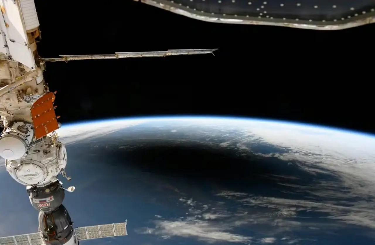 Espaço, Terra e Satélite - Nasa