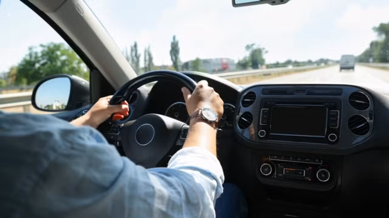 Loovi e seguro auto no celular: empresa detalha operação digital com vistoria por foto e guincho no app