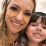 Fabiane Grando Brotto e a filha Bianca Grando Brotto — Redes sociais da família