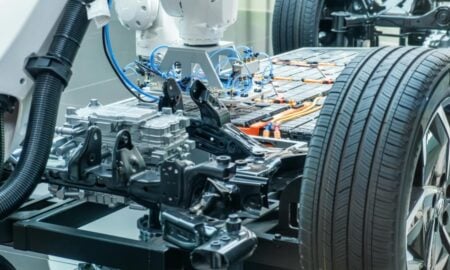 Fábrica de carro - artem evdokimov/shutterstock.com