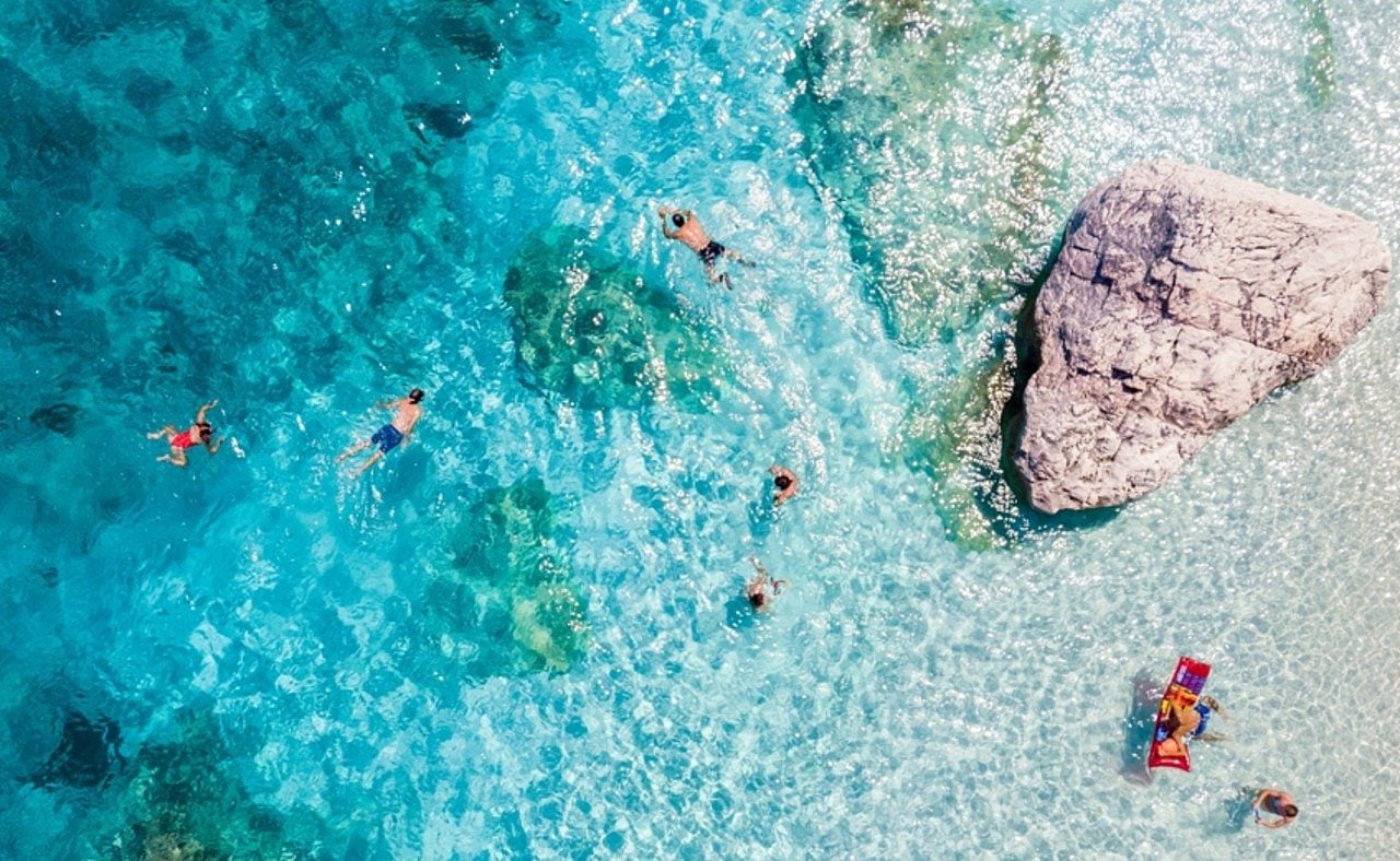 Feriado - fokke baarssen/ shutterstock.com