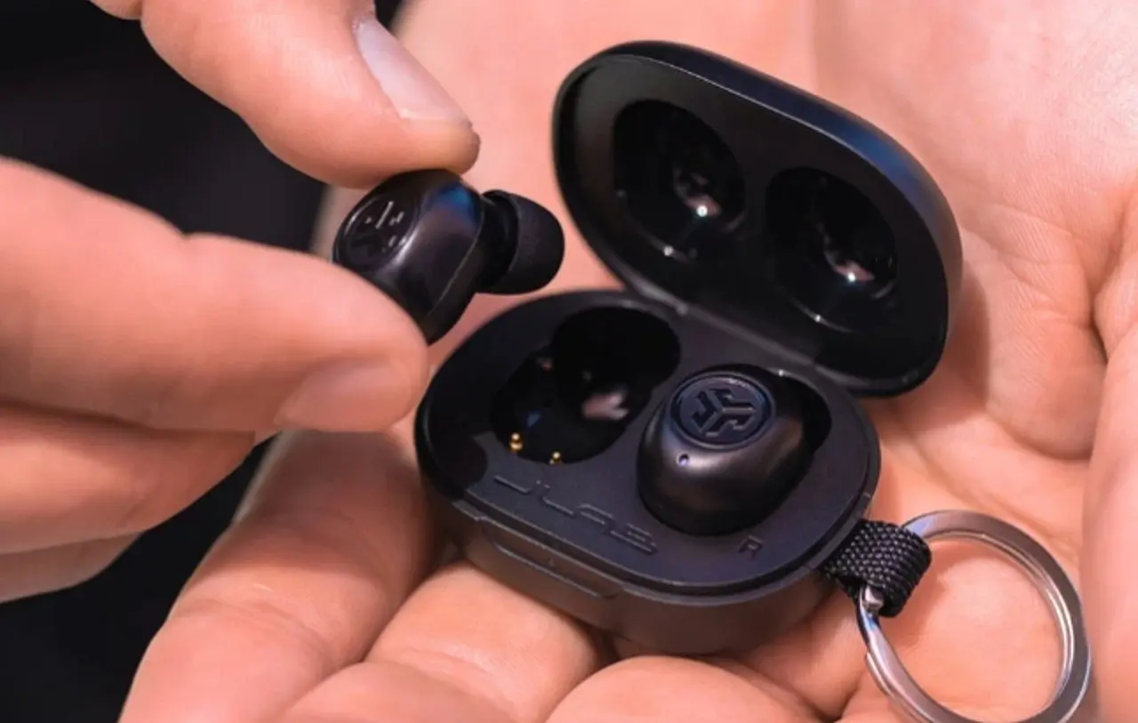 Fones de ouvido JBuds Mini ANC - Divulgação