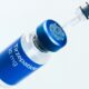 Frasco para injetáveis de Tirzepatide e seringa - Anna Hoychuk/Shutterstock.com
