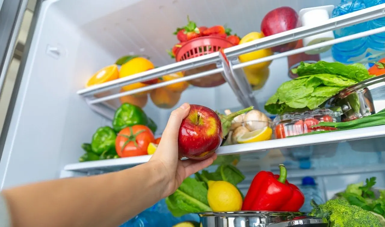 Frutas, legumes, geladeira - Anna Om/Shutterstock.com