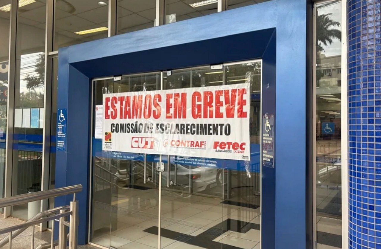 Greve de banc&aacute;rios da Caixa em Araraquara (SP) &mdash; Sindicato dos Banc&aacute;rios/Divulga&ccedil;&atilde;o