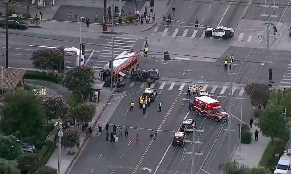 Three dead after media helicopter crashes in Los Angeles