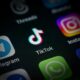 &Iacute;cone do aplicativo Tiktok, Telegram e Instagram - Yalcin Sonat/ shutterstock.com