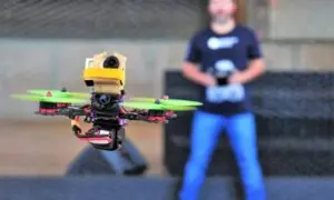 Operador de drone responderá por eventuais danos causados a terceiros - Foto: Acácio Pinheiro/Agência Brasília