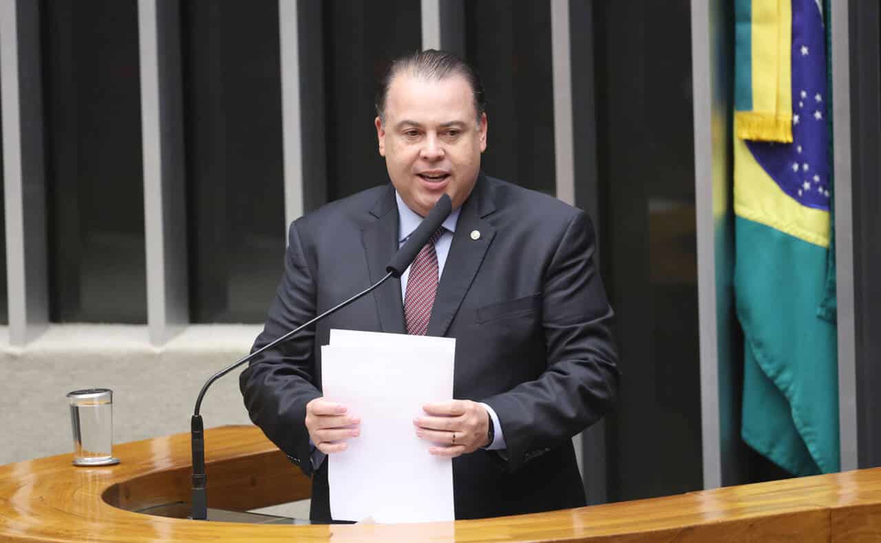 Julio Cesar Ribeiro, relator da proposta na comissão - Foto: Kayo Magalhães / Câmara dos deputados