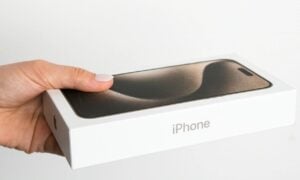 iPhone, celular - Vladimka production / Shutterstock.com