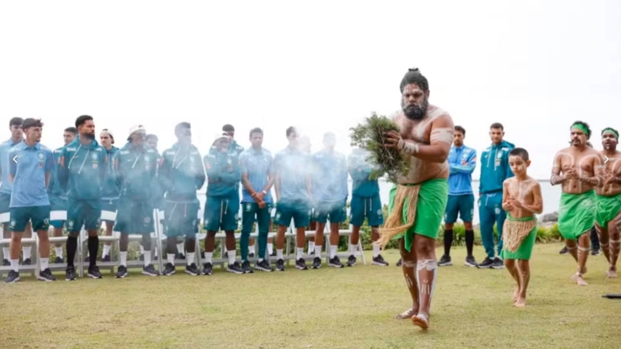 Jogadores da seleção brasileira são recebidos com cultura local em Townsville, na Austrália - Rafael Ribeiro / CBF
