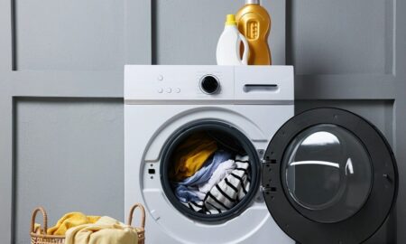 Máquina de lavar roupa - New Africa/ shutterstock.com