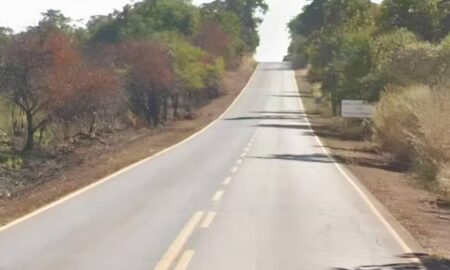 Menino foi encontrado andando pela MG-181, em Brasilândia de Minas - Google Street View