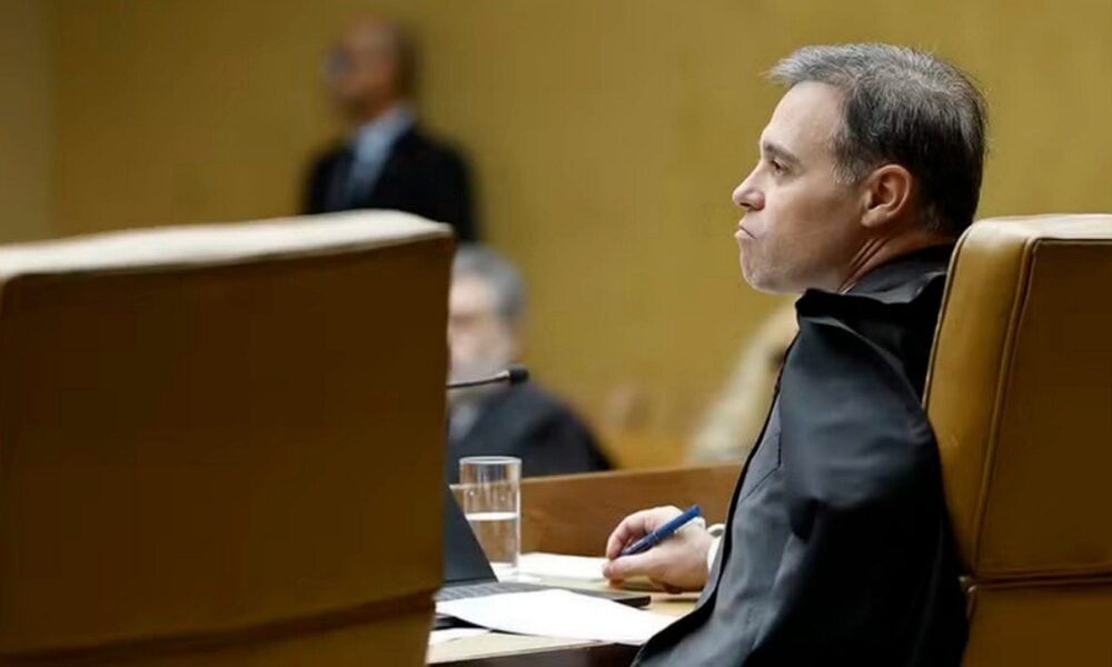 PGR analisa 8 documentos e rejeita investigar André Mendonça no STF