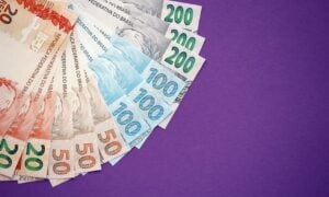 Notas de dinheiro, real - Mehaniq/Shutterstock.com