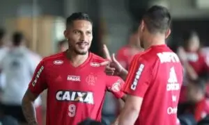 Paolo Guerrero em seus tempos de Flamengo - Gilvan de Souza / Flamengo
