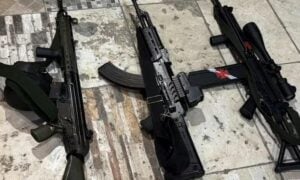 Parte das armas apreendidas no Complexo da Maré - Globo