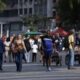 Pessoas na rua, trabalhadores - Fernando Frazão/Agência Brasil