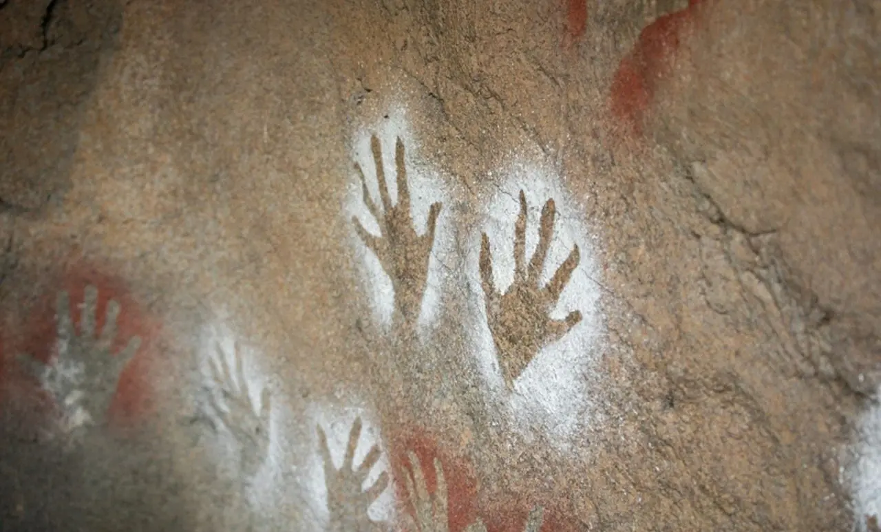 Pinturas aborígenes - LIGHTITUP/ shutterstock.com