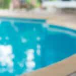 Piscina - Chokniti-Studio/Shutterstock.com