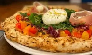 Pizza Napoletana na Leggera Pizzaria - reprodução Leggera Pizzaria
