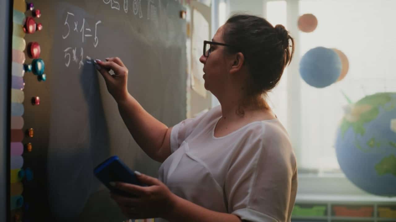 Professor, quadro - Frame Stock Footage/shutterstock.com