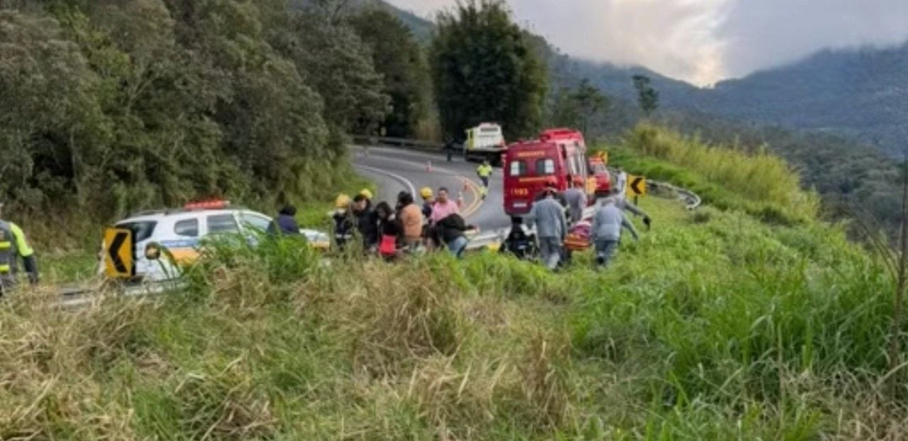 Queda de &ocirc;nibus / Cruzeiro – Corpo de Bombeiros