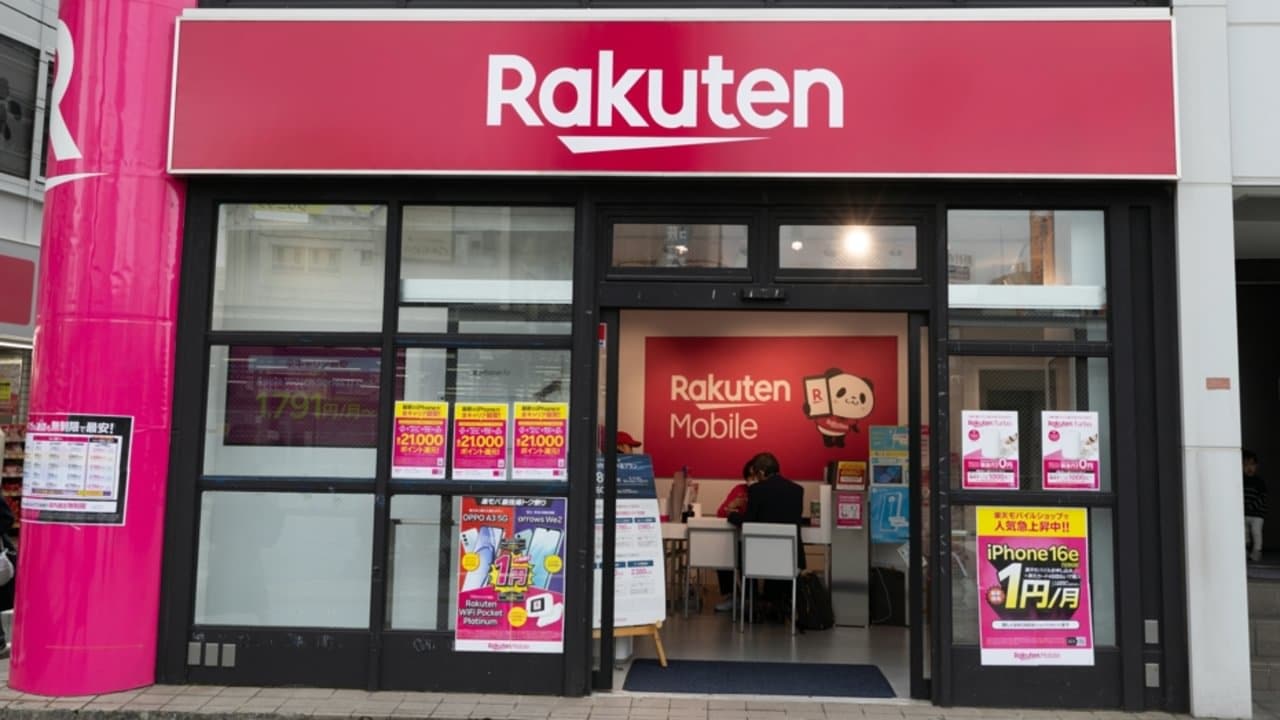 Rakuten Mobile - winhorse/ istockphoto.com