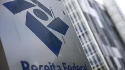 Receita Federal amplia em todo o Brasil o atendimento em Libras, a Língua Brasileira de Sinais