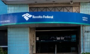 Receita Federal - Alf Ribeiro /Shutterstock.com