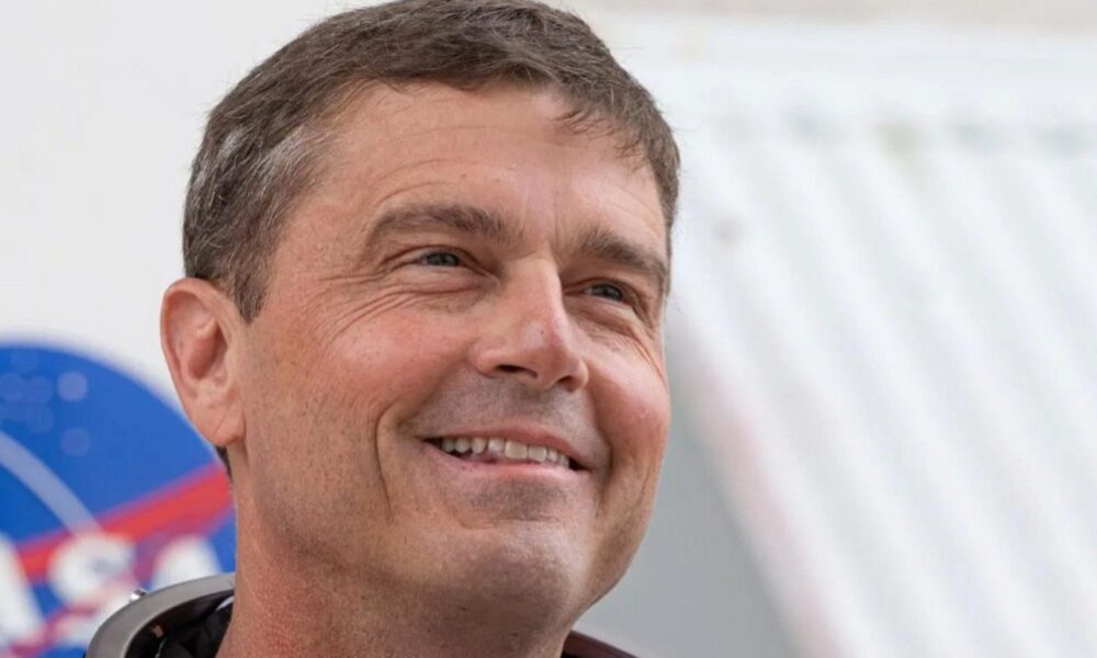 Reid Wiseman attends Baltimore Ravens game for NASA tour