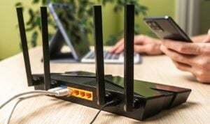 Roteador, Wi-fi - SOLDATOOFF/Shutterstock.com
