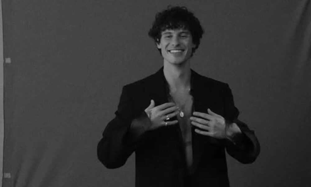 Shawn Mendes lança edição comemorativa de 10 anos de Illuminate