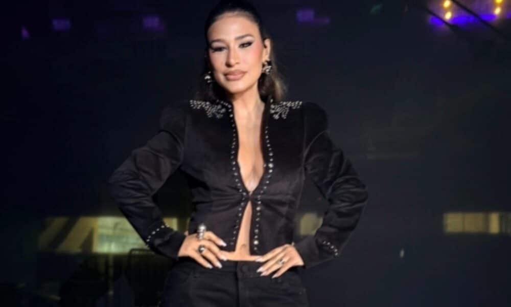 Simone Mendes nega rinoplastia e detalha ajuste no nariz